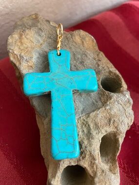 Vintage Turquoise Tone HOWLITE Stone Cross Pendant
